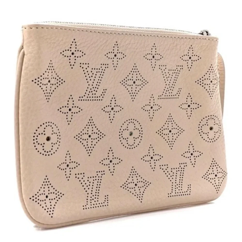 Louis Vuitton Selene Pouch Mahina Beige - Picture 2 of 8